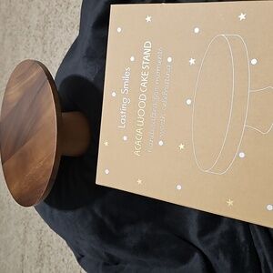 NEW Lasting Smiles Acacia Wood Cake Stand Display Tray Pie Desserts Serving